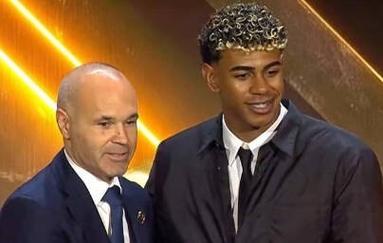 特瓦斯随行西班牙国王访华，向国内推广西甲联赛