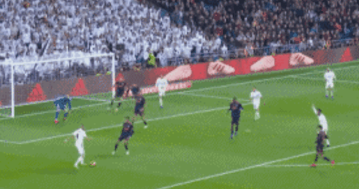 巴萨的丢球方式总是千篇一律…前锋速度也不用特别快，克纳夫这次只有32km／h