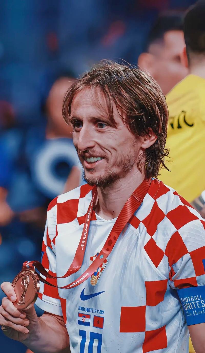 亚历山大：我们对自己要求很高&有奖金拿起床就很精神